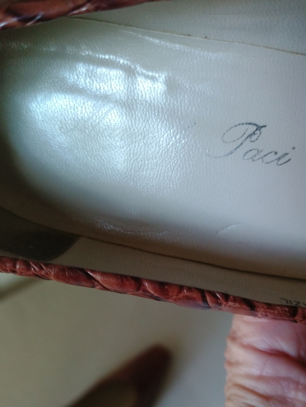 Marcello Paci Tan Textured Croc-Embossed Leather Women’s Pumps - Picture 9 of 9